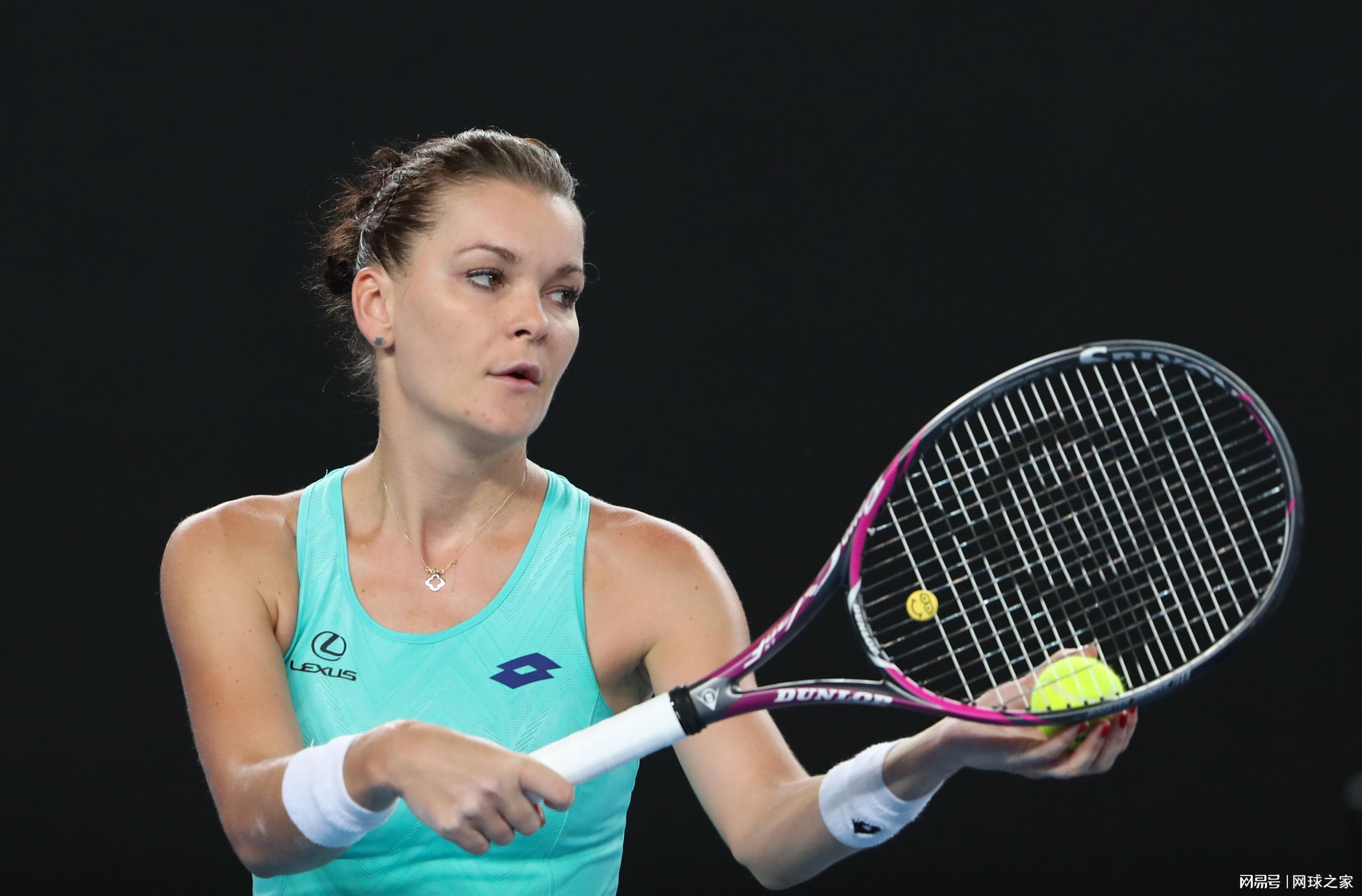 星空体育app官方网站-十余年后再演神迹！斯瓦泰克三胜加冕联合杯，成新晋幸运儿