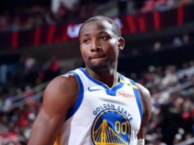 星空体育app官方下载-库明加再遭脚踝伤病 顶薪续约已成痴人说梦