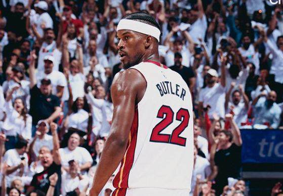 星空体育app下载-巴特勒神奇小子神奇继续！热火进东决续写黑八奇迹