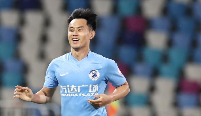 星空体育app官方下载-【中超】商隐传射曼巴建功 大连人2比0胜成都止连败